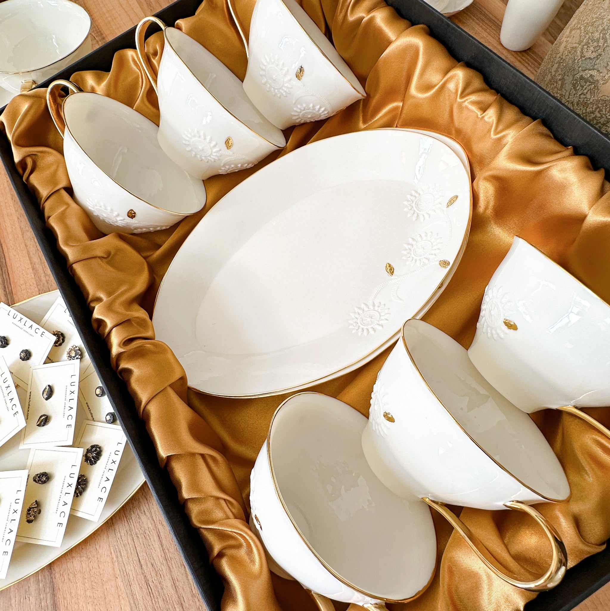 Sharp oval plate Sončnica