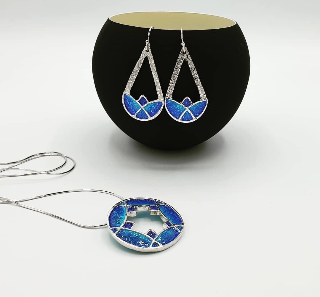 Lotus enamel set of neckalce and earrings