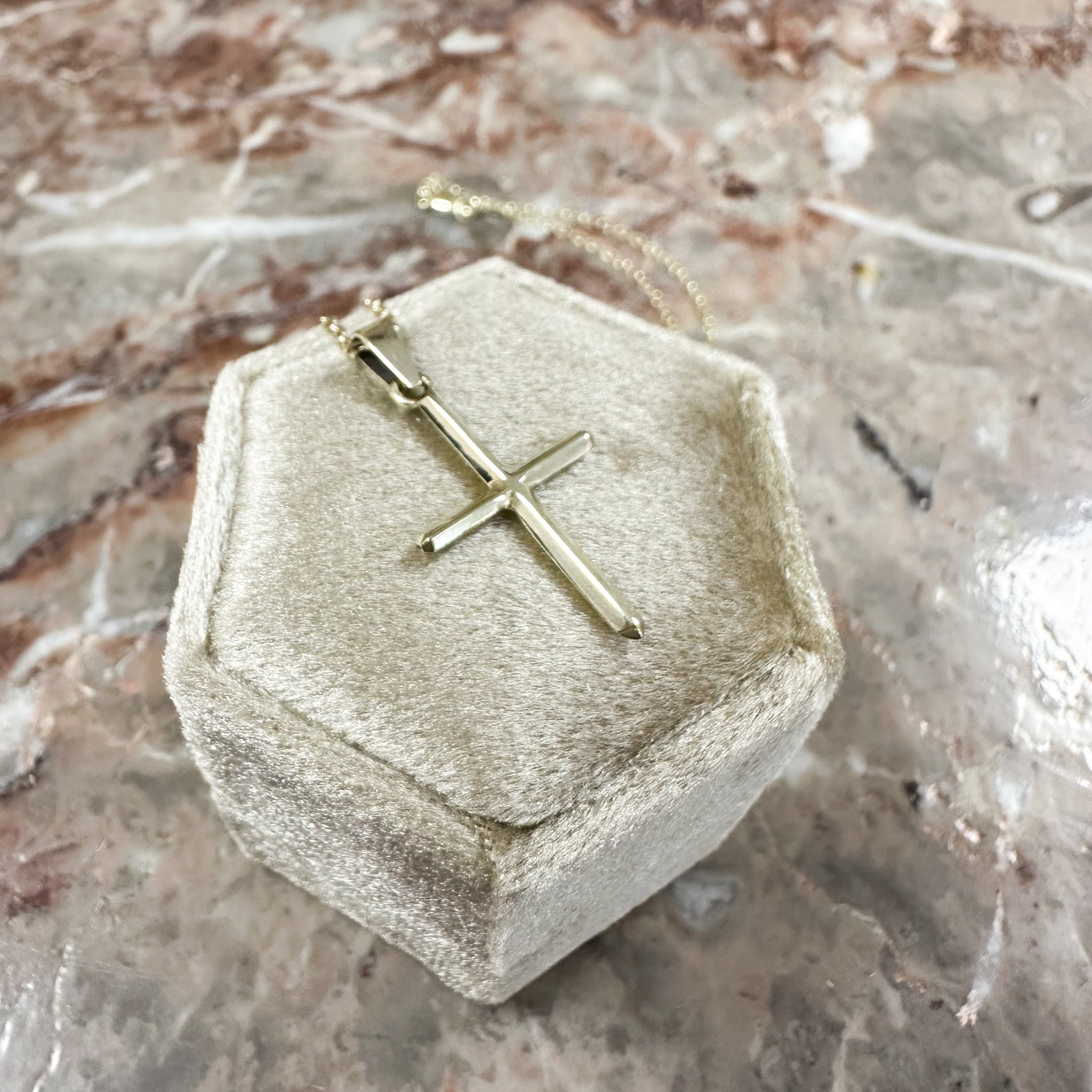 Cross 18K gold necklace