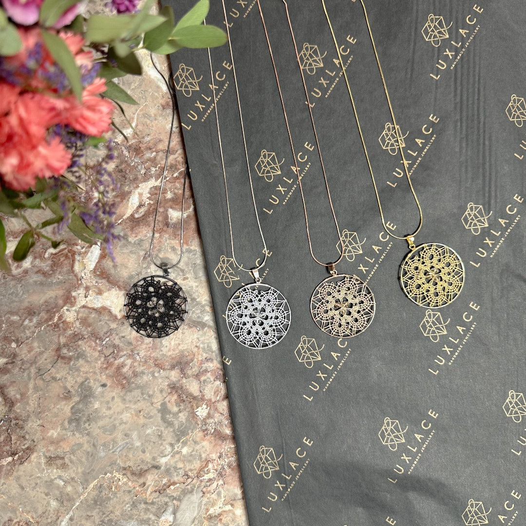 Rožica – Sterling Silver Lace Pendant Necklace