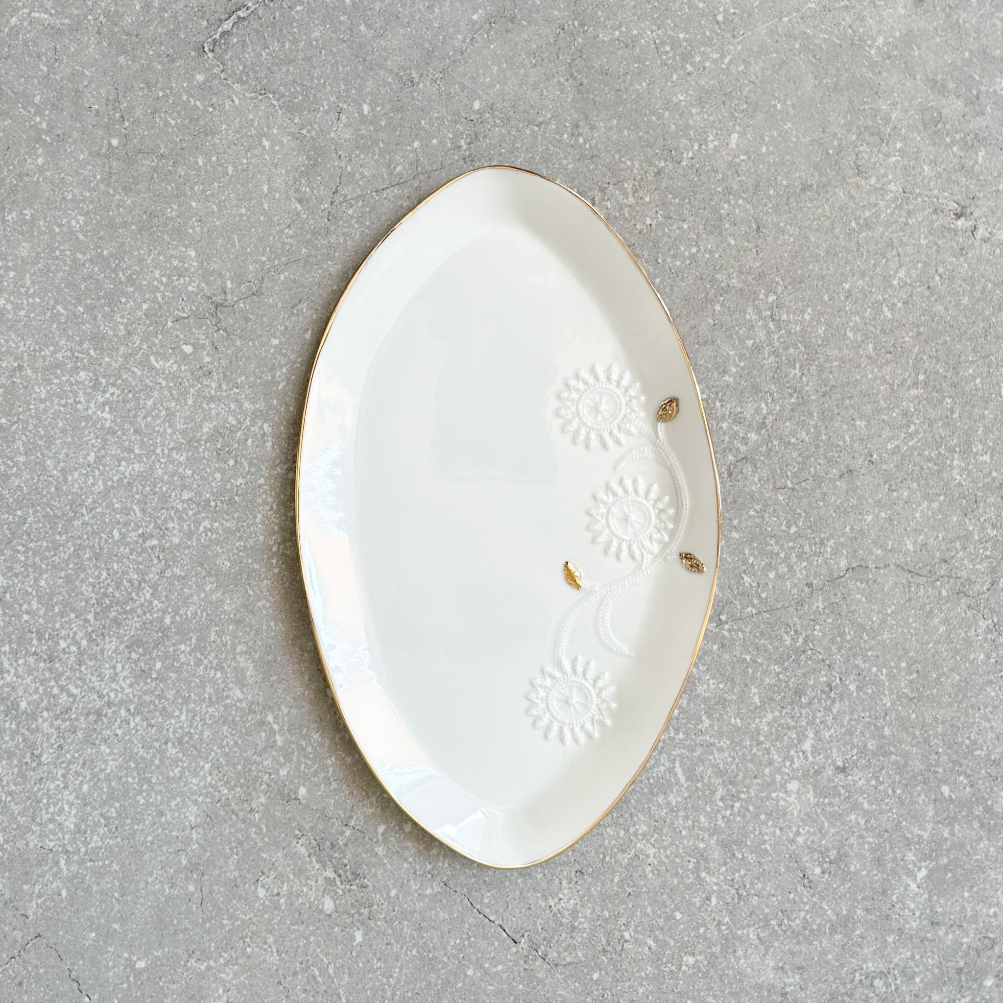 Plate sharp oval